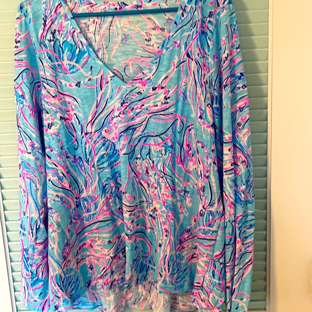 Lilly Pulitzer v-neck long sleeve shirt